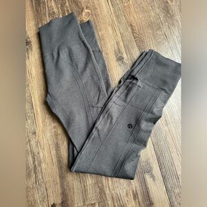 Lululemon charcoal grey compression workout pants